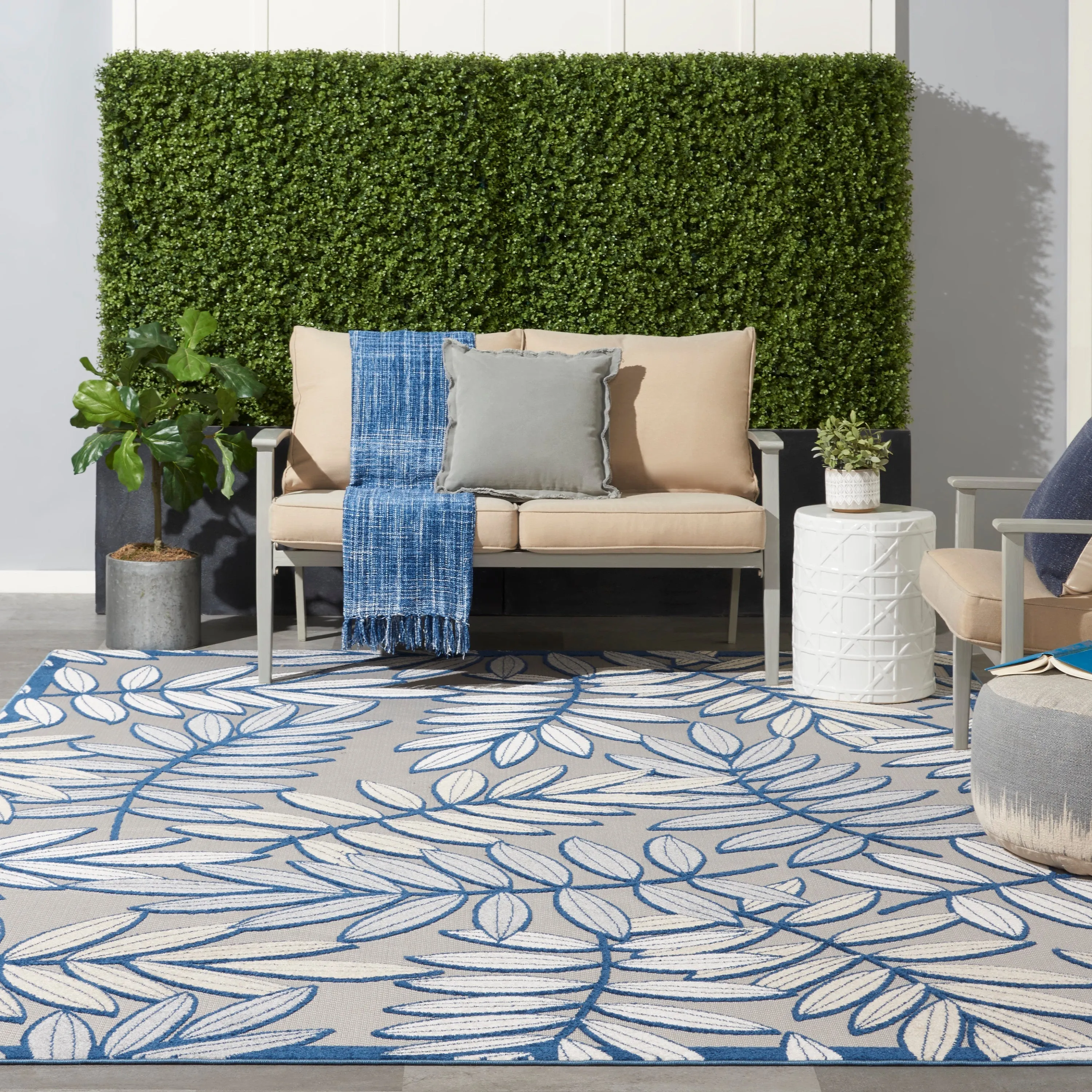 Aloha Ivory/Navy Rug