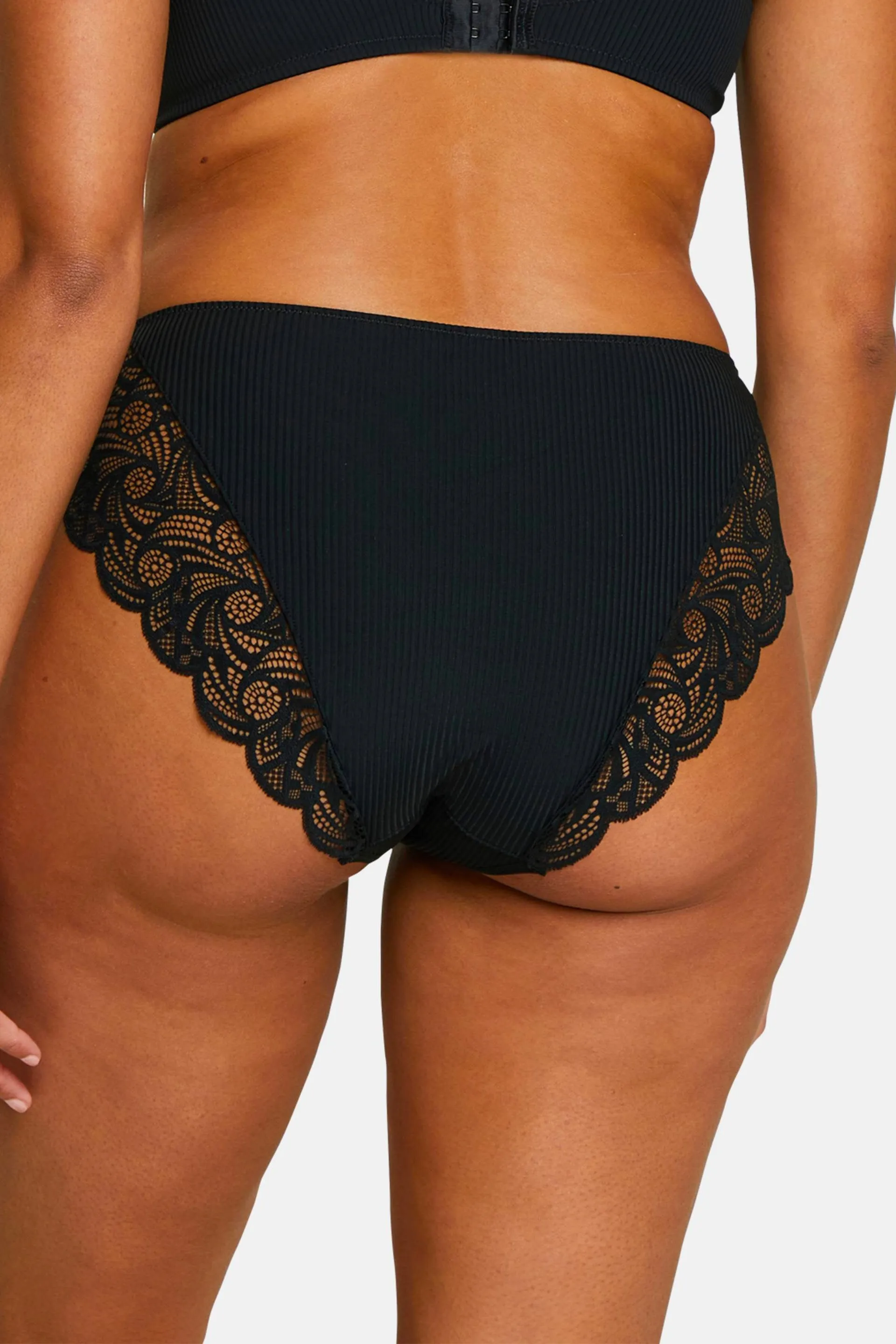 Ariane Essential Brief Black