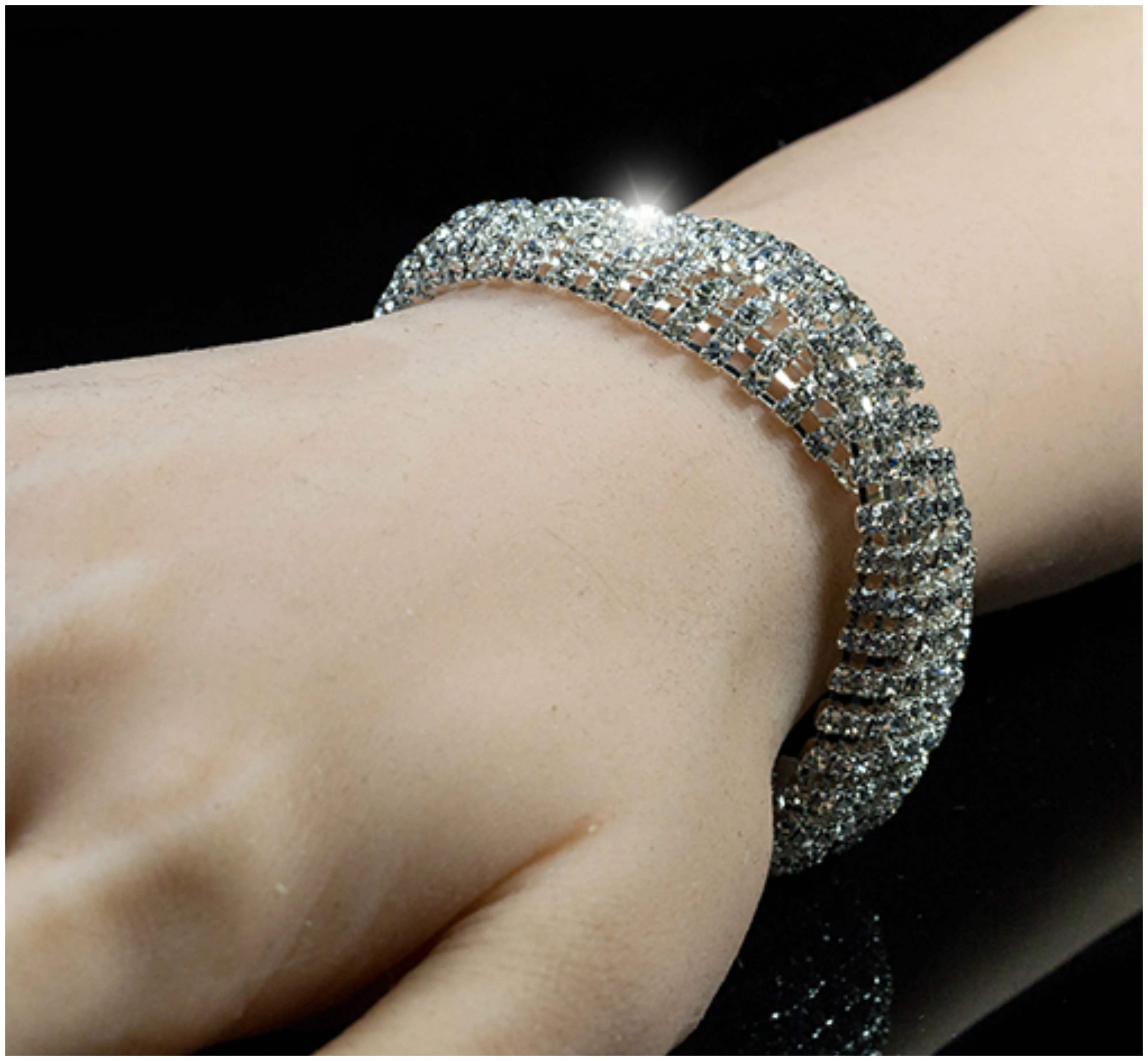 Jebel Romantic Twist Bracelet | Rhinestone